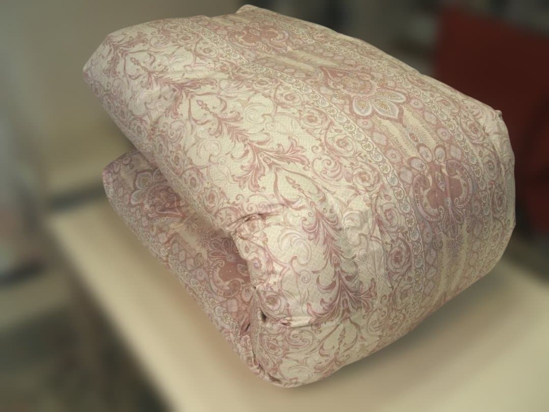 ダブル＊新品＊四つ星＊暖かアルミ加工超長綿生地＊フランス産ダウン増量＊羽毛布団