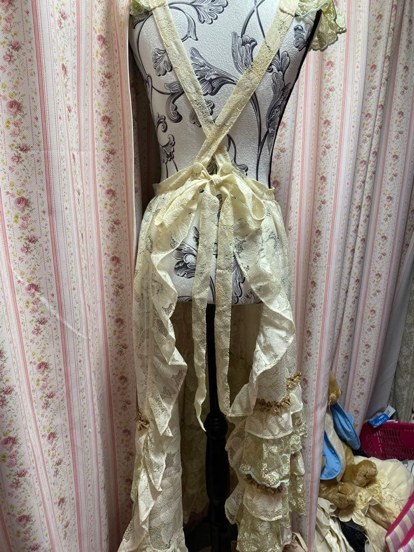 アトリエまりこシリーズハンドメイドo,+:。☆.*・+フリフリ♥️ロココ♥️エプロン