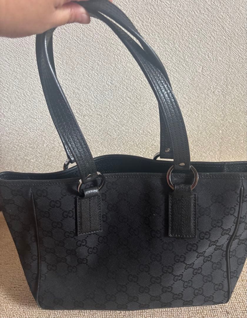 Gucci ブラック トートバッグ GGパターン