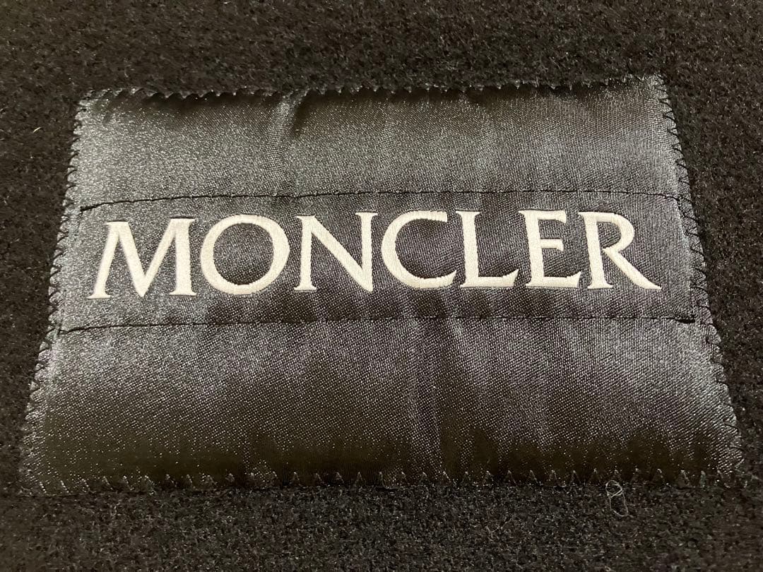 MONCLER ブラック マフラー フリンジ付き