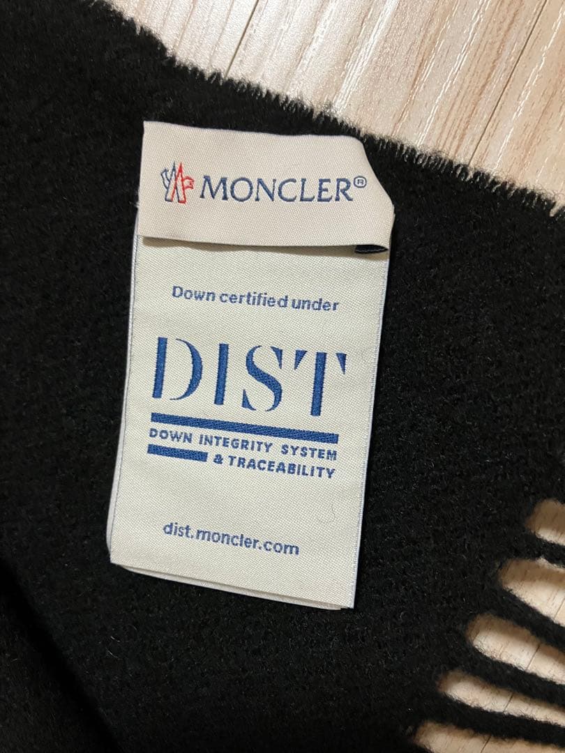 MONCLER ブラック マフラー フリンジ付き