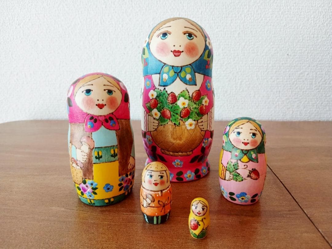 【LYH014】北欧ロシア雑貨 リューバ作 マトリョーシカ　 いちご