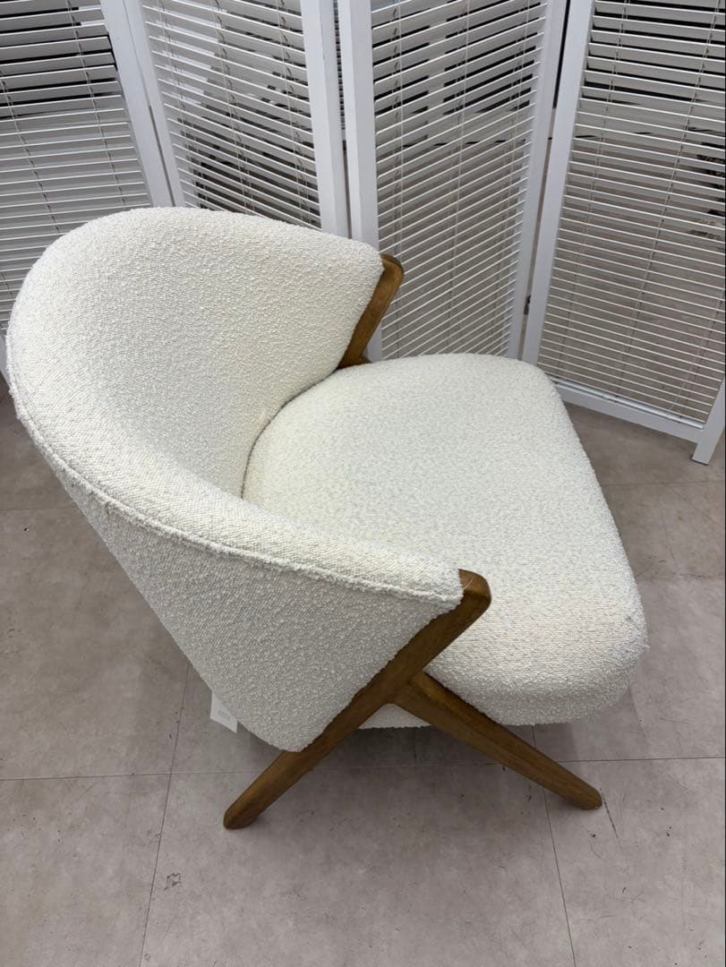 ZARA  アップホルスタード ブークレ アームチェア 中古品