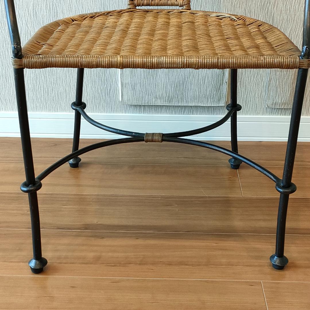 ヴィンテージ　ラタンチェア①　アイアンフレーム　アームチェア