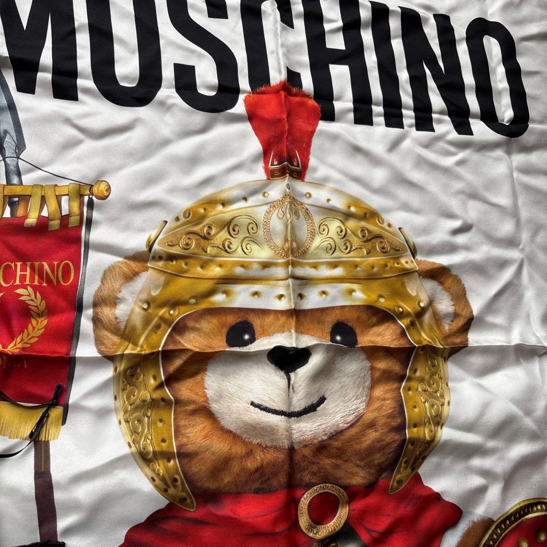 MOSCHINO シルクスカーフ クマデザイン