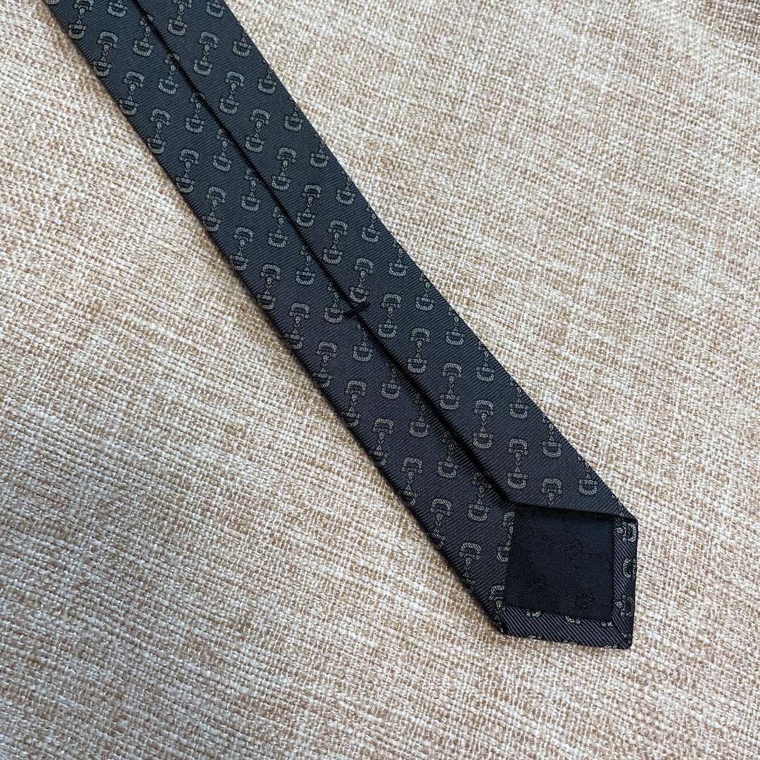 GUCCI チャコールグレー ホースビット 総柄 高級シルクネクタイ