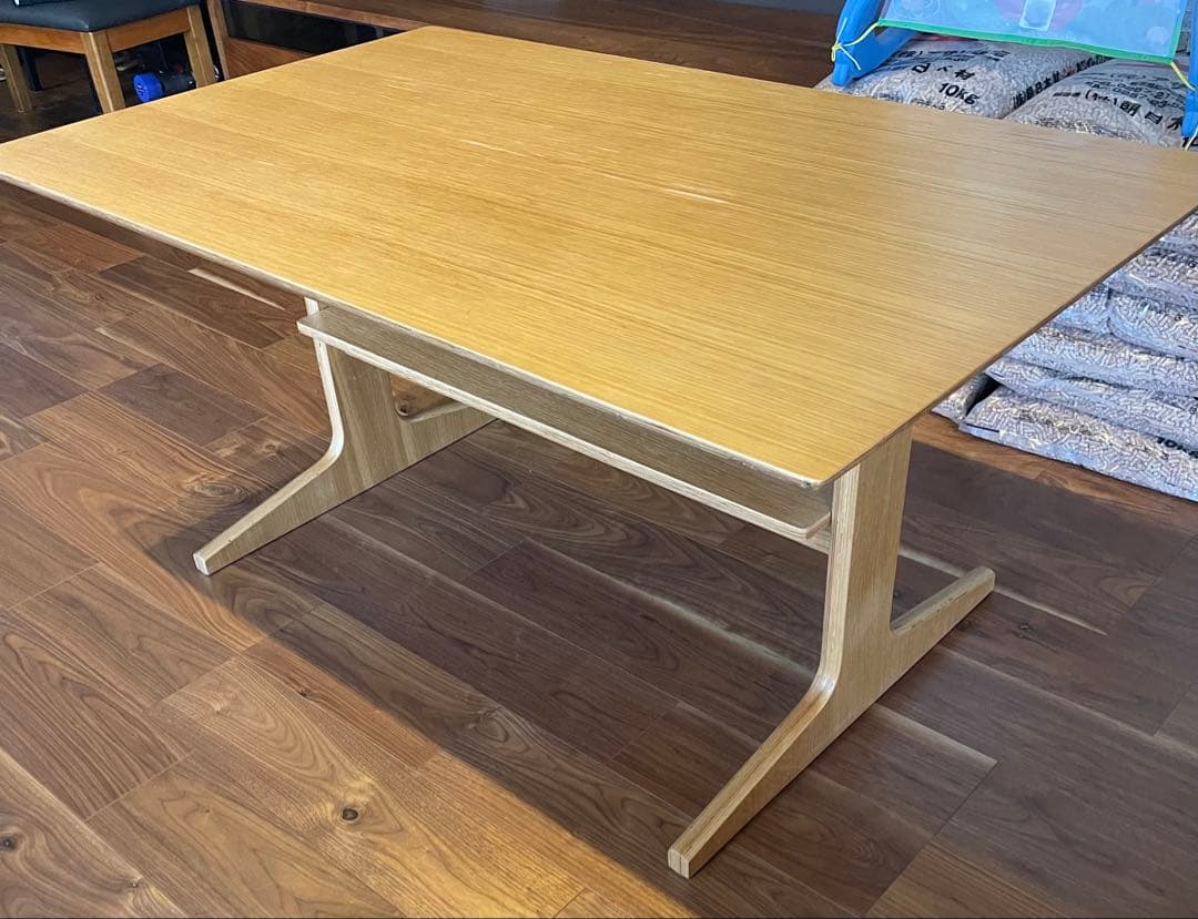 無印良品　木製 ダイニングテーブル リビングテーブル 棚付き ナチュラル　完成品