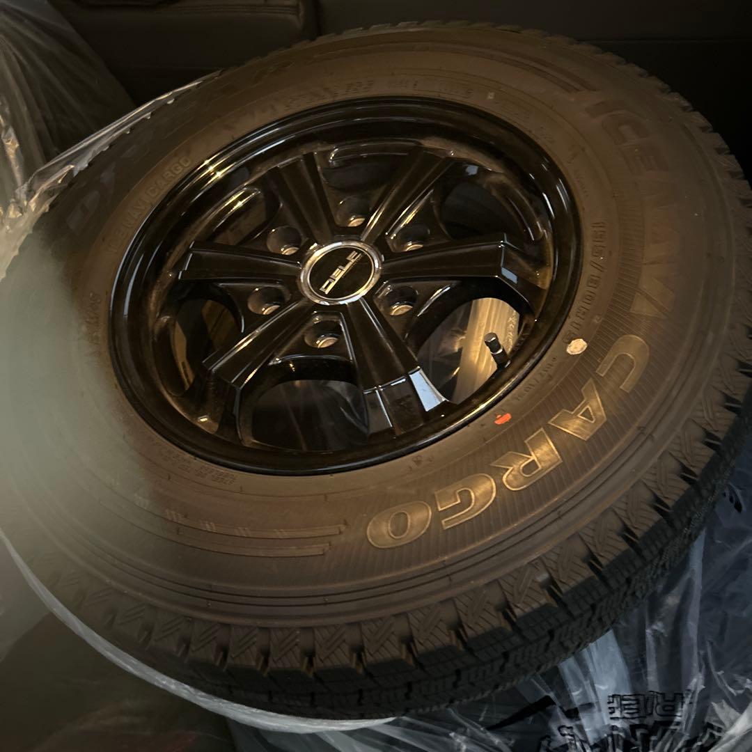 引取専用ハイエース用スタッドレスタイヤ 4本セット195/80R15
