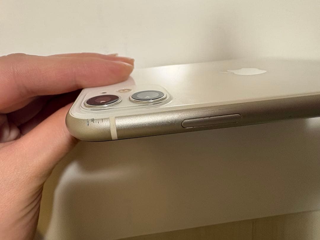 iPhone11 128GB SIMフリー　充電最大容量82%