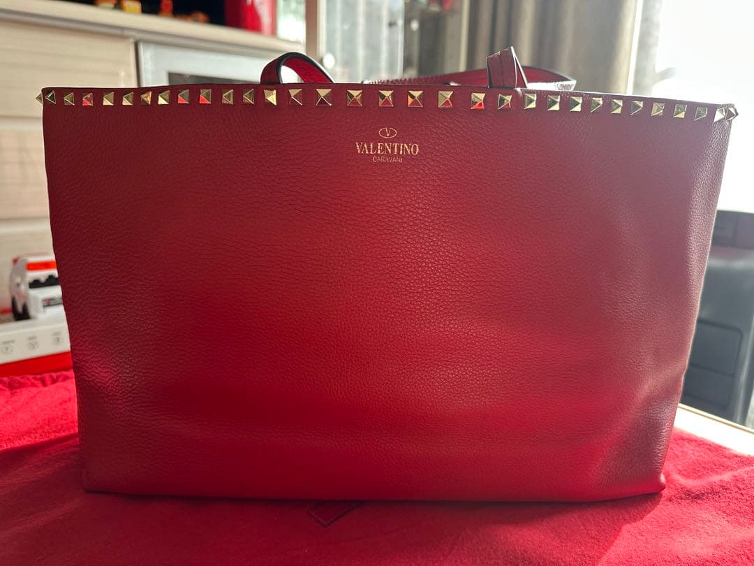 ヴァレンティノ Valentino Garavani レッド トートバッグ
