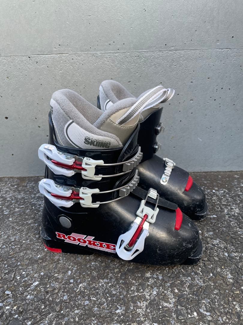 【ピカピカ】ジュニアスキー3点セット（ブーツ・スキー板・ストック）