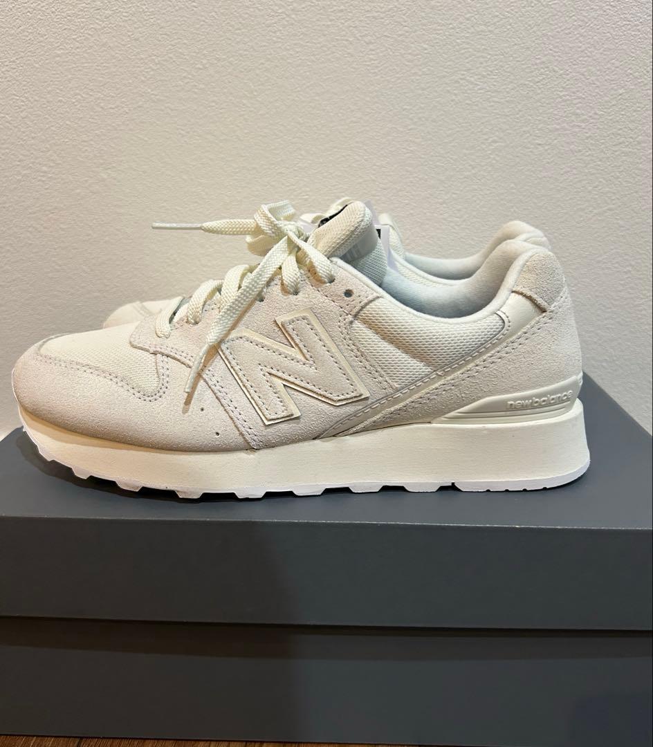 【新品未使用】ニューバランス スニーカー　WL996TBA 23.5cm