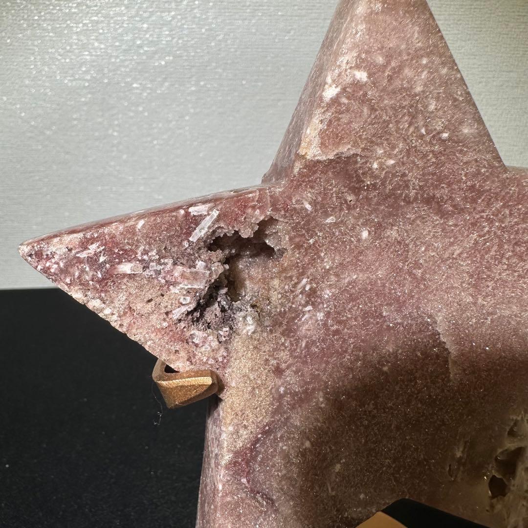 天然石ピンクアメジストの星　置物　彫物　台座付きNO.061510