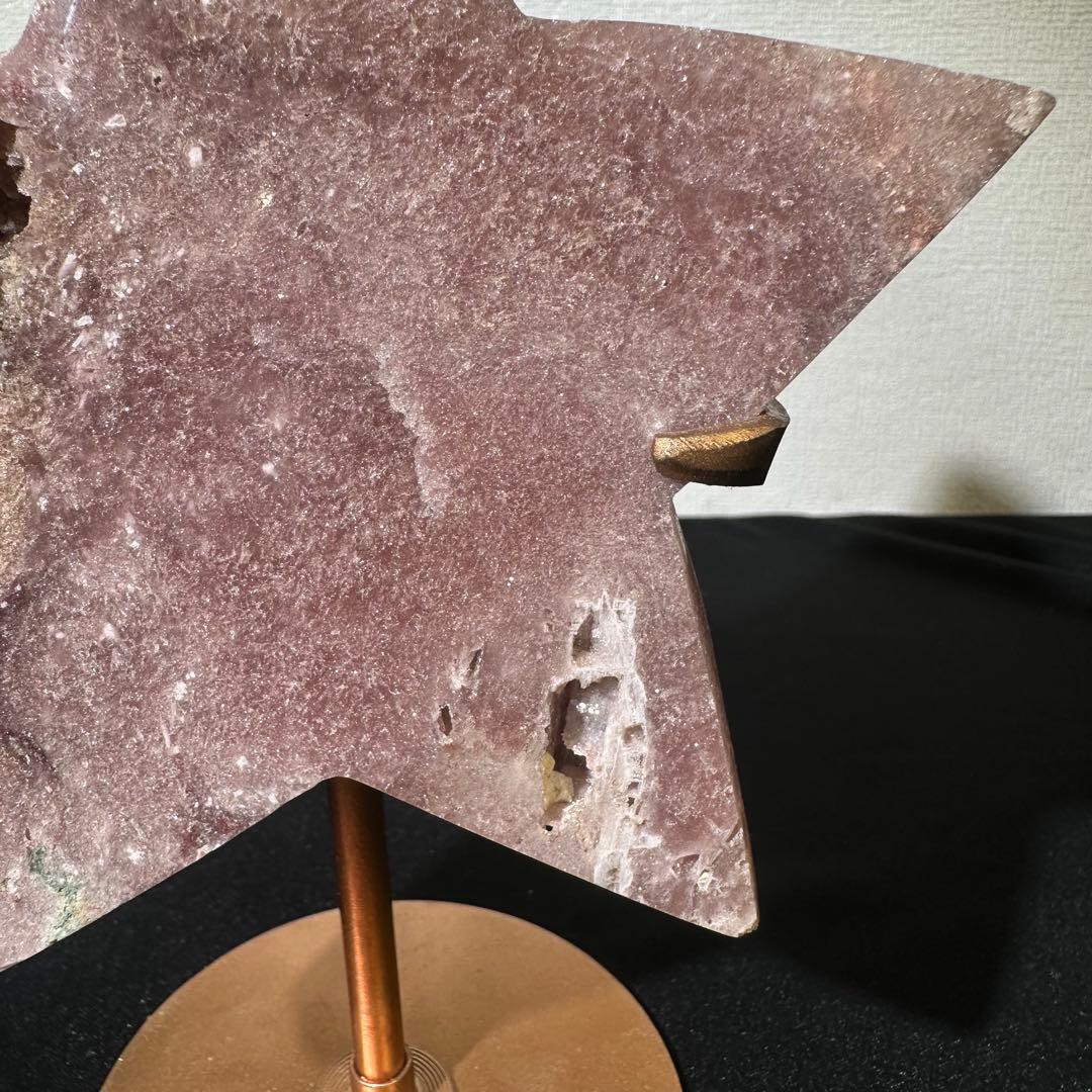 天然石ピンクアメジストの星　置物　彫物　台座付きNO.061510
