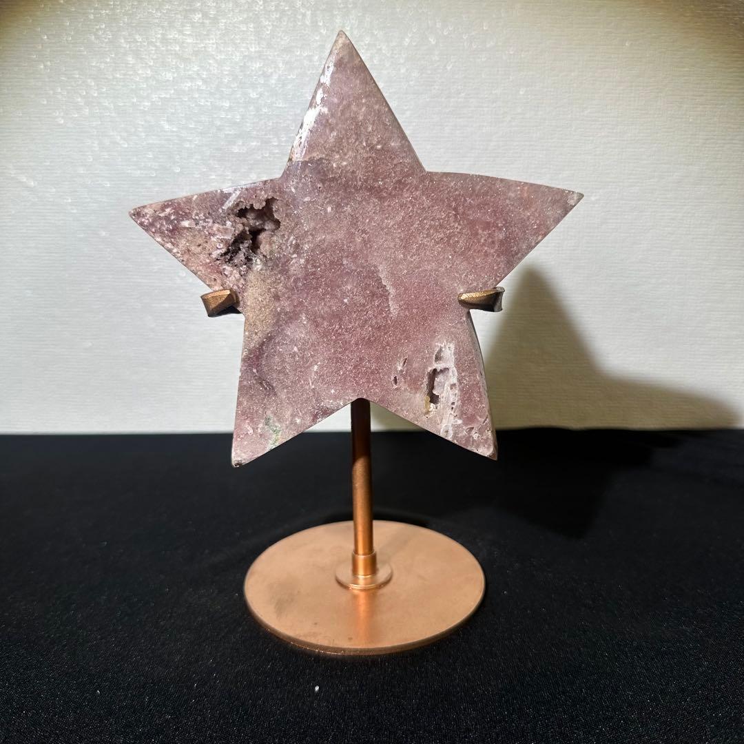 天然石ピンクアメジストの星　置物　彫物　台座付きNO.061510