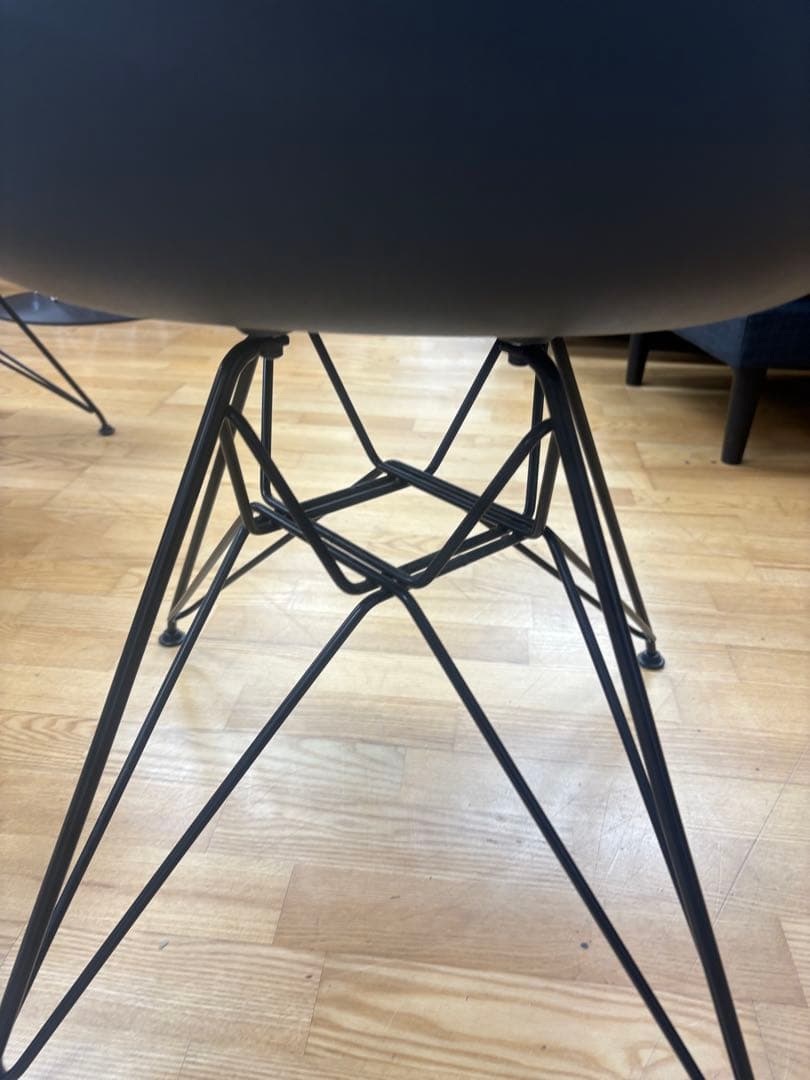 M076 Herman Miller ネイビーアームチェア 幅1200mm