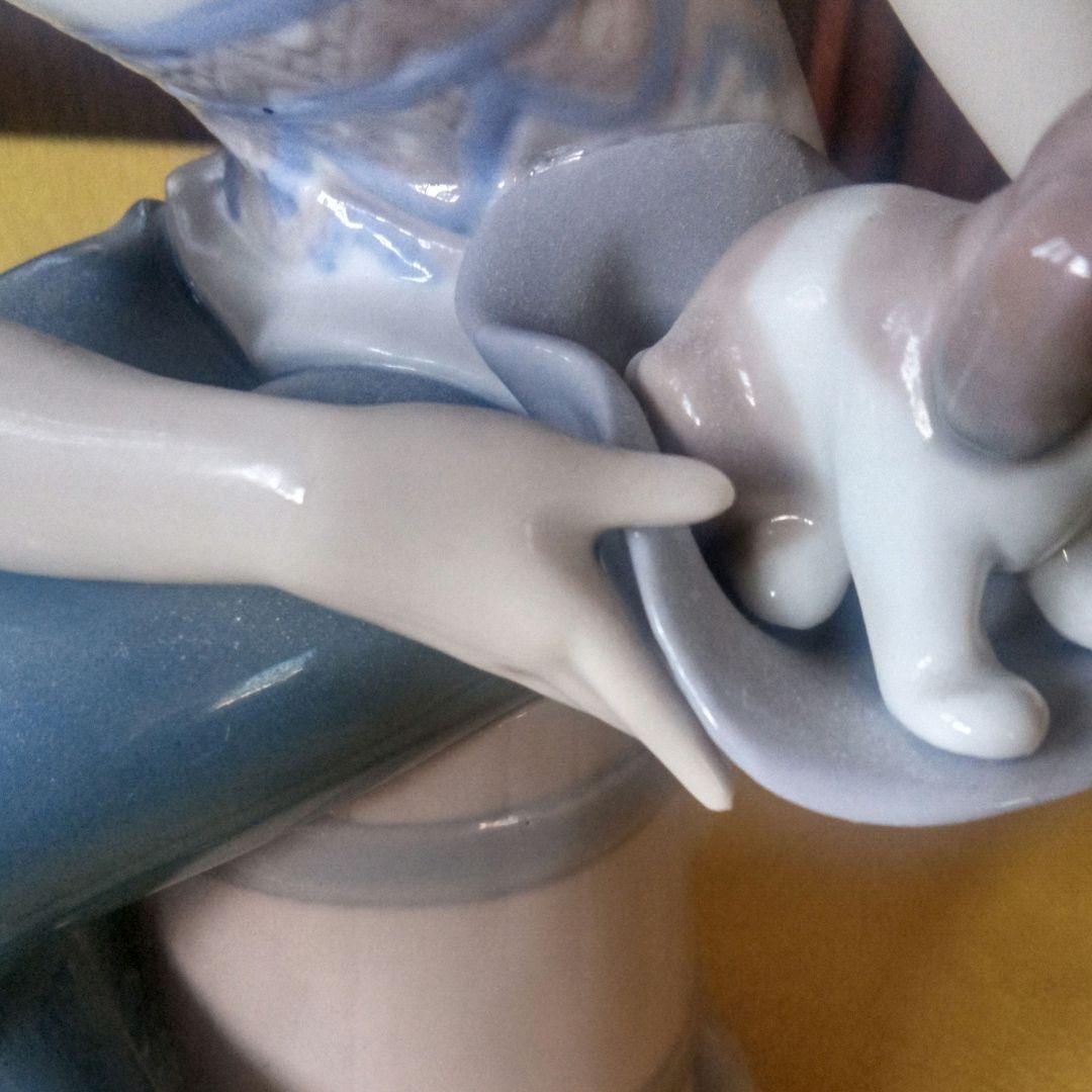 値下げしました リヤドロ・5376 この子はぼくの子犬 　　少し補修有り