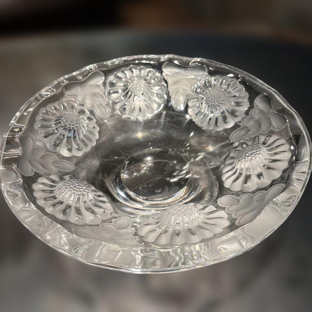 ラリック LALIQUE 花が浮き彫りになっている鉢