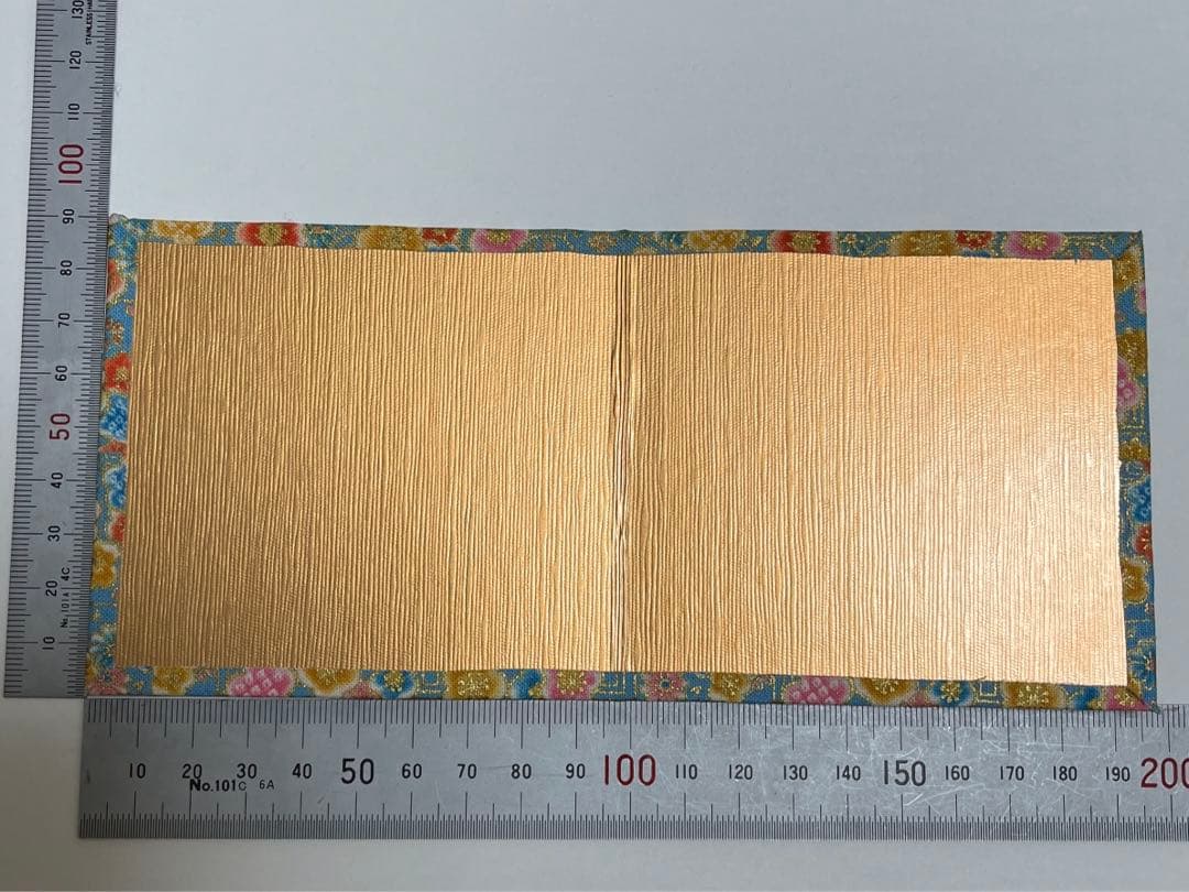 硝子細工金箔兜と黒塗櫃DX