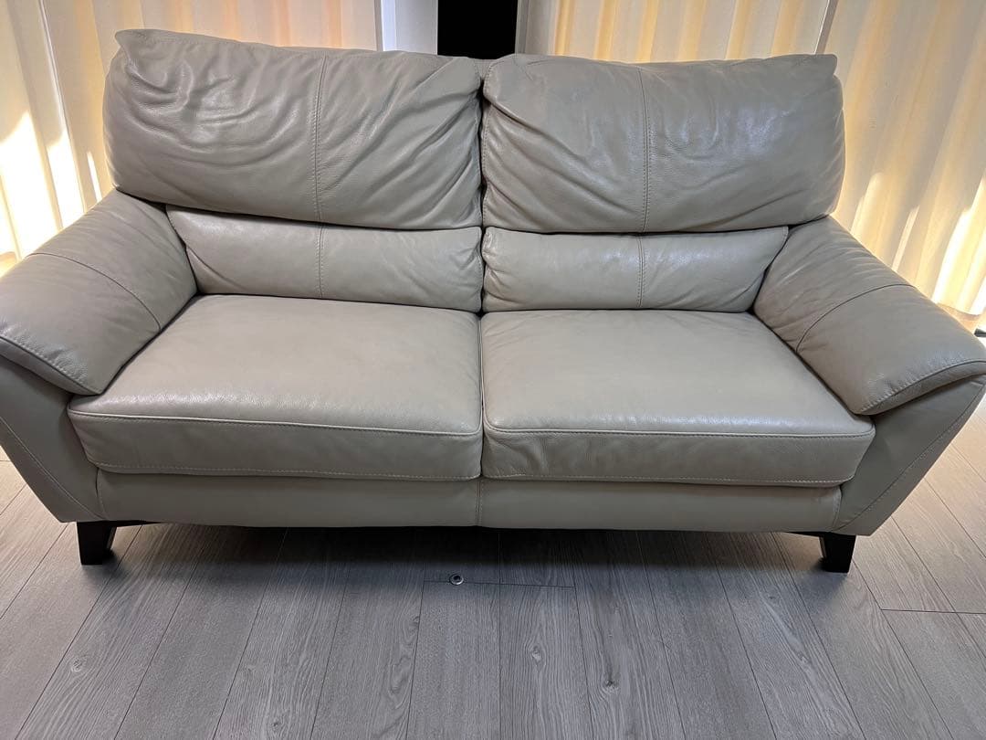 ライトベージュ レザー 2人掛けソファ