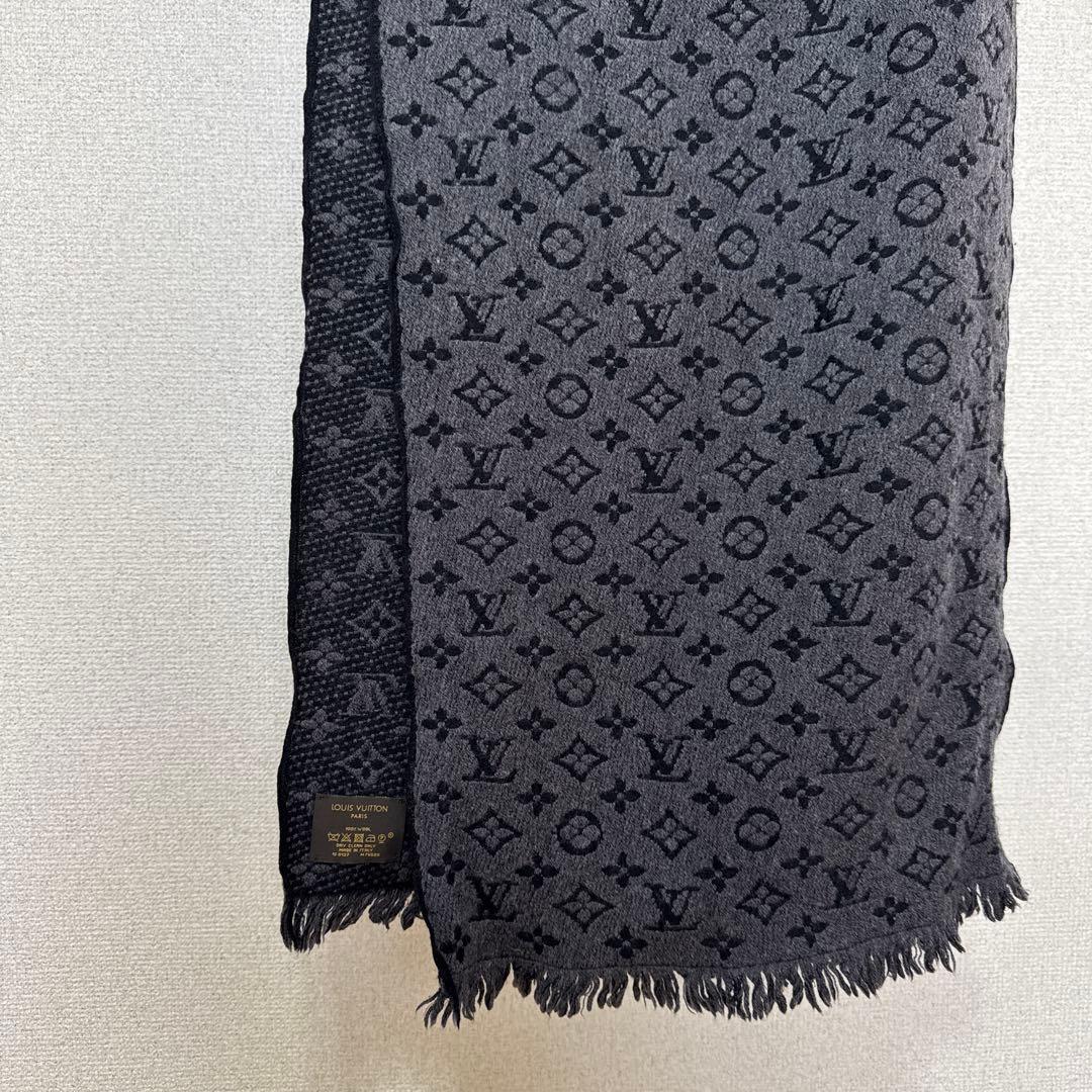 Louis Vuitton モノグラムマフラー グレー　箱付き