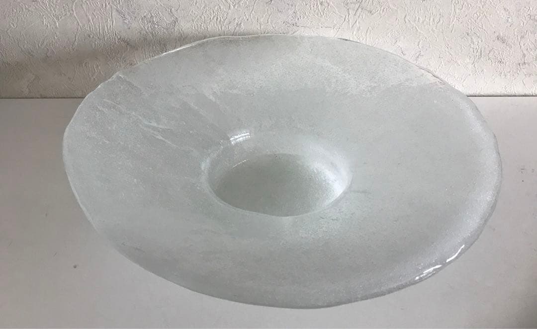 乳白色　ガラス製　円形大判花器