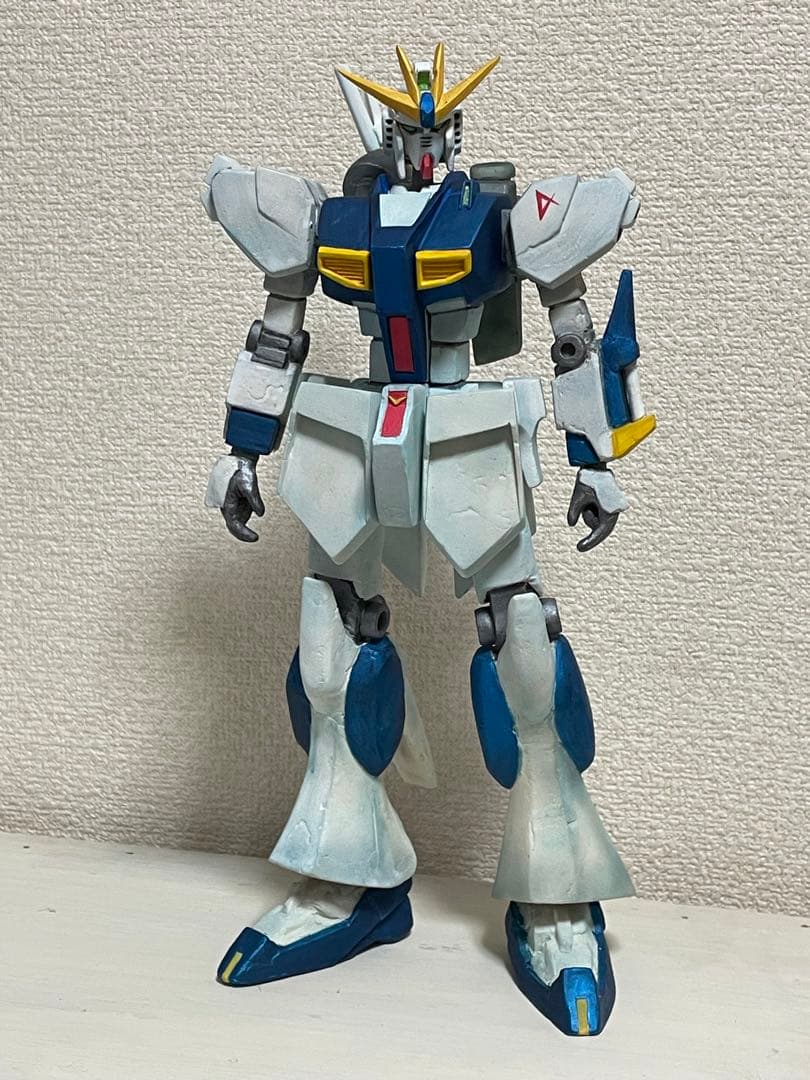 ふわかる粘土製　νガンダム　ハンドメイド