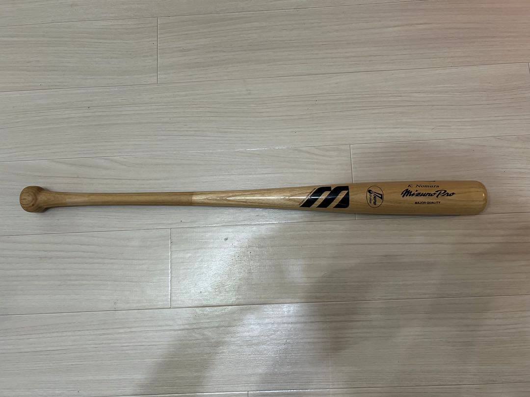 【広島東洋カープ】野村謙二郎　♯7 NPBマーク　公式バット　直筆サイン入り