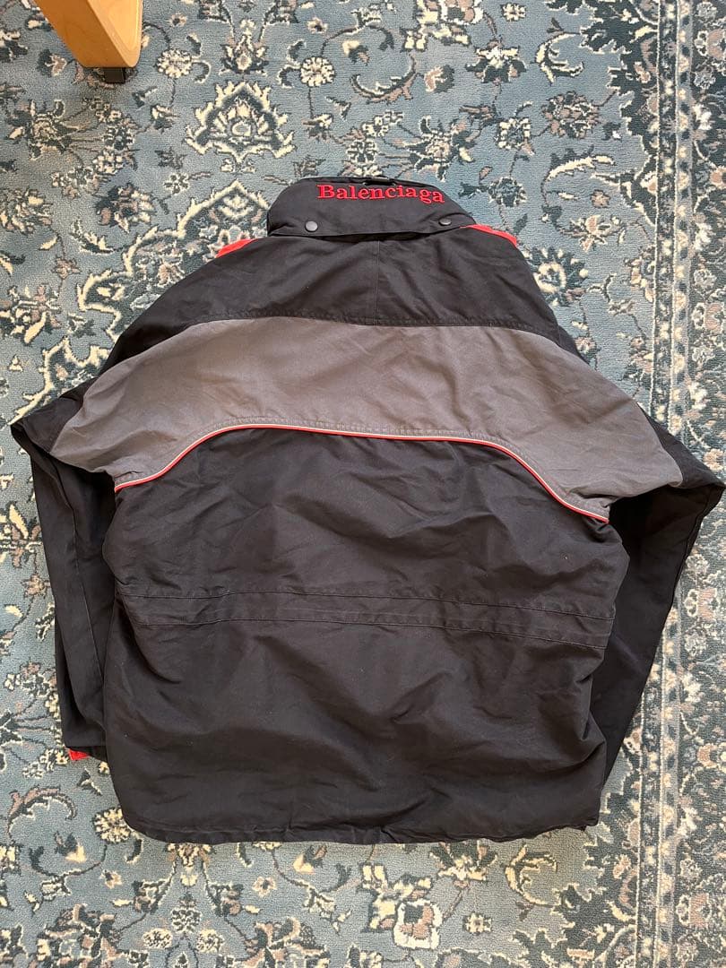 バレンシアガ Cシェイプ マウンテンパーカーブルゾン メンズ 46