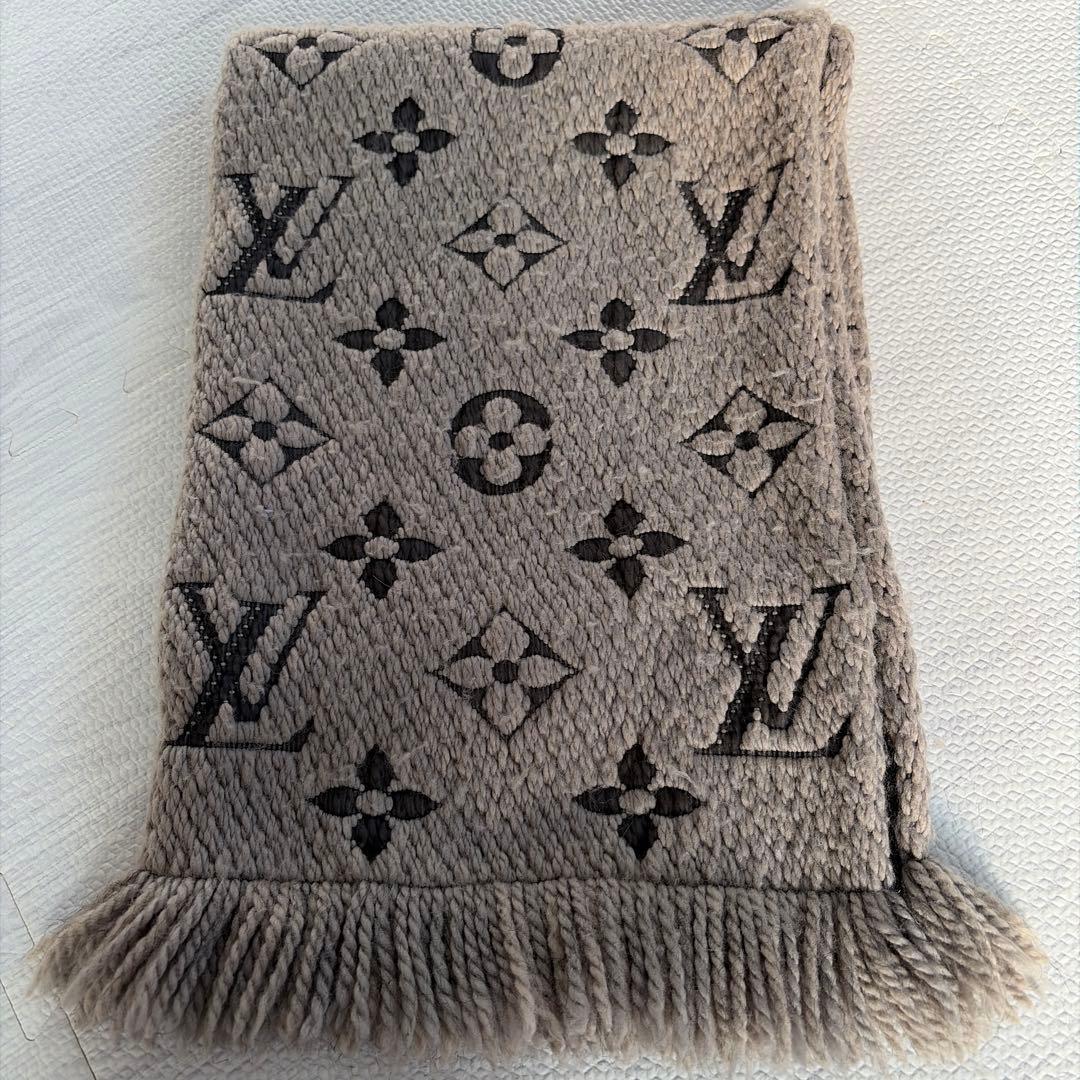 ⭐︎さくら⭐︎Louis Vuitton ベージュ✖️グレー　マフラー