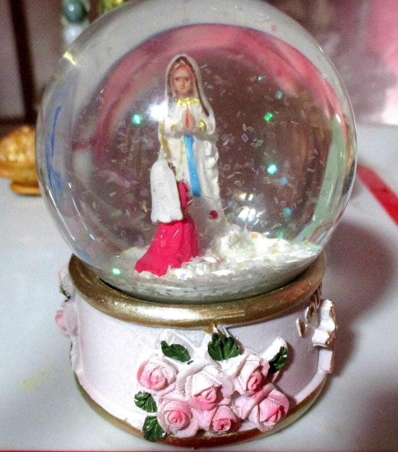 期間限定価格 祝福を受理した　ルルドの泉から　ルルド聖母　スノードーム