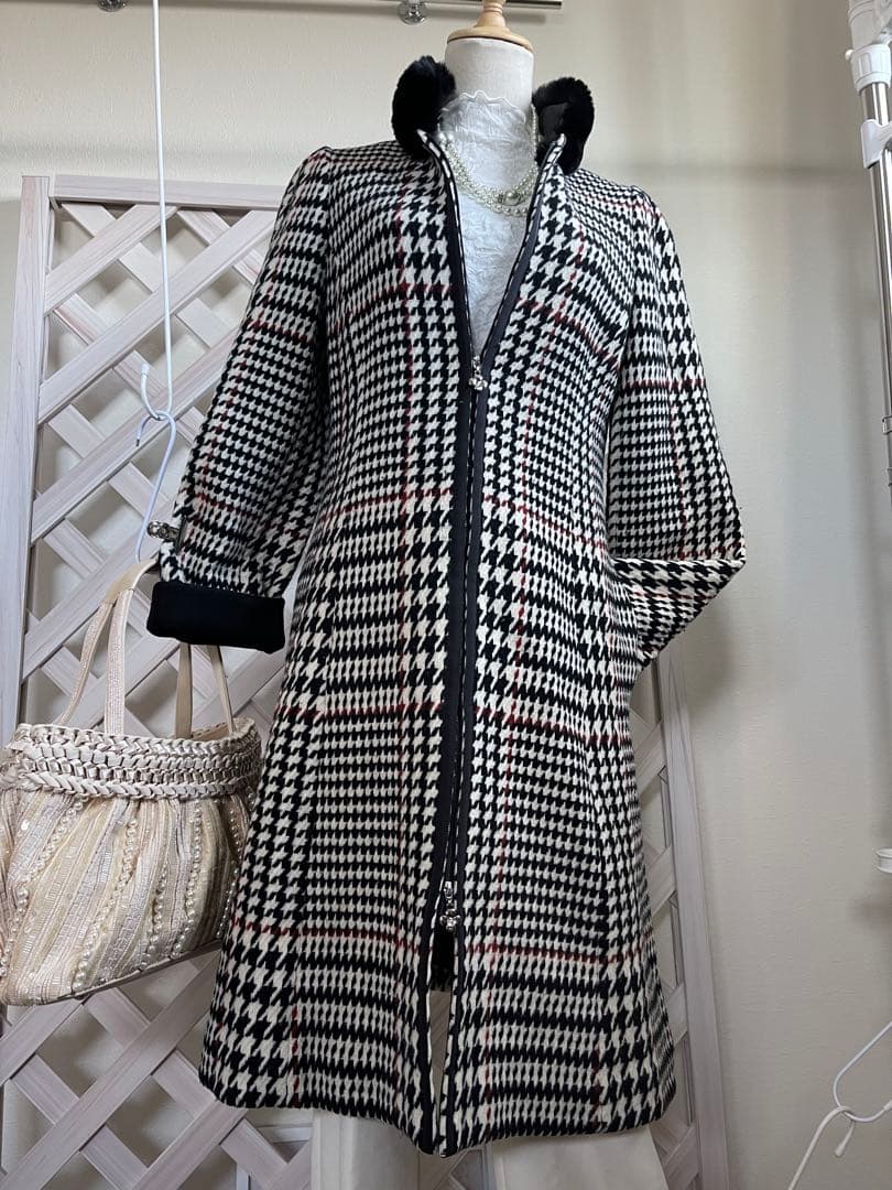 ⭐︎ M`s GRACY ⭐︎ 億ションから出てきてアウディに乗りこむオンナ