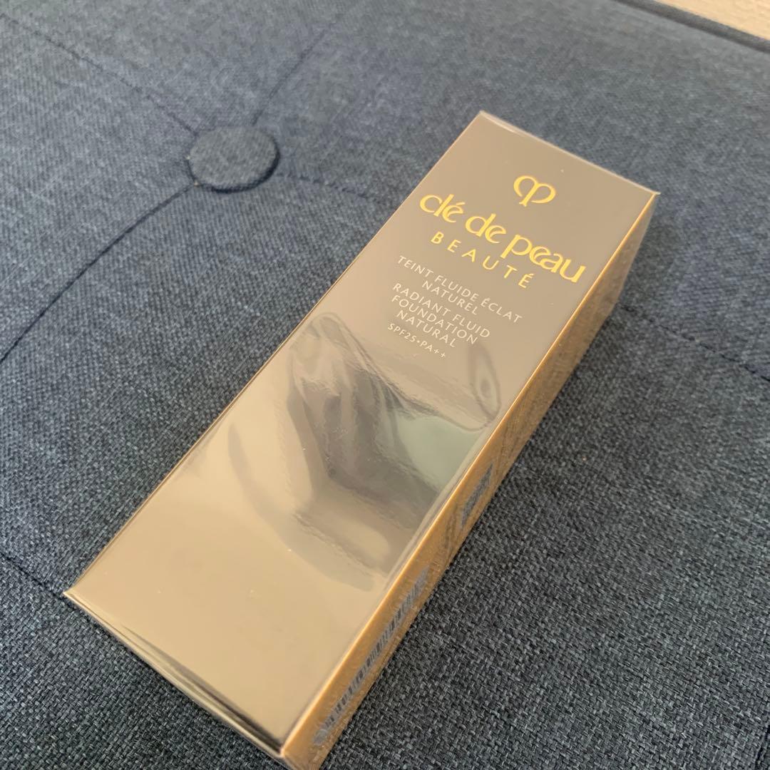 クレ・ド・ポー ボーテ タンフリュイドエクラ ナチュレル オークル10 35ml