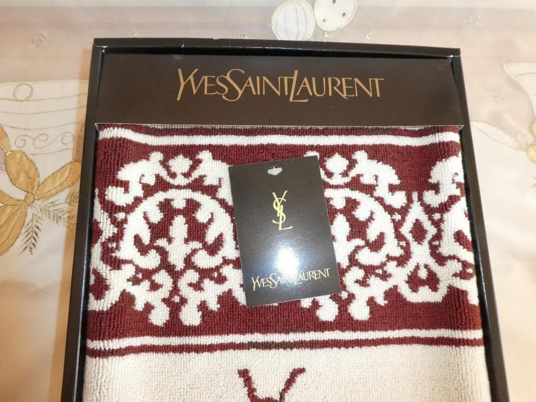 メルカリ便☆イヴサンローラン☆レトロ　バスマット