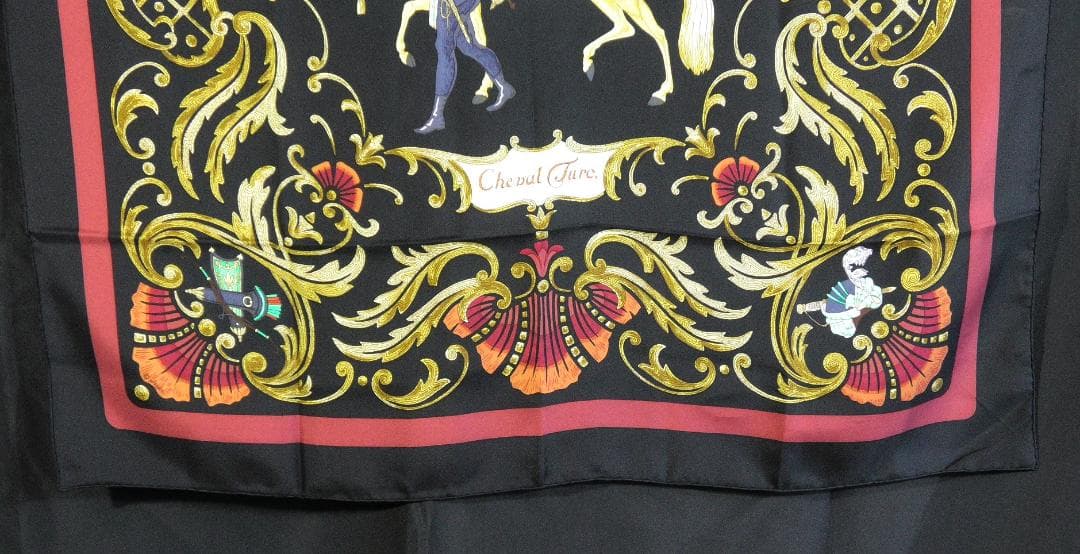 新品未使用品　HERMES エルメス　大判スカーフ　カレ90　 D527