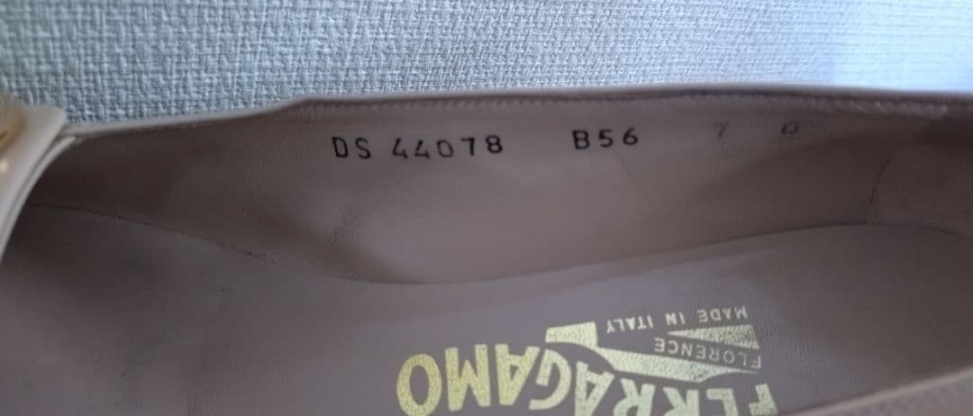 フェラガモ　高さ5cm　美品　7D　24センチ