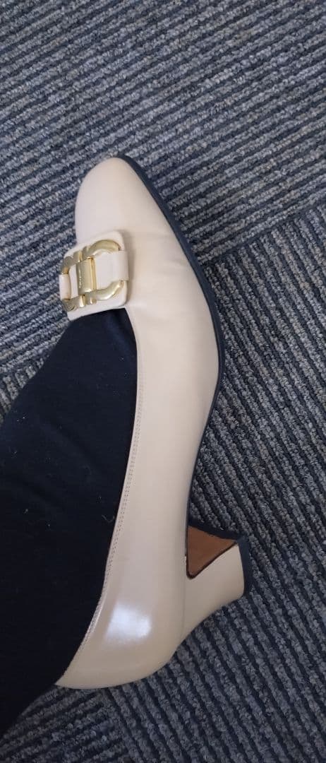 フェラガモ　高さ5cm　美品　7D　24センチ