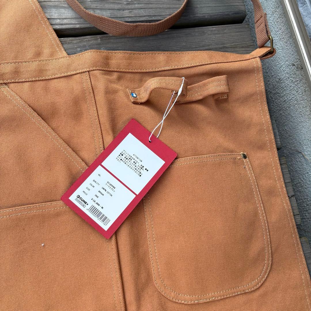 CUNE キューン ワークエプロン ブラウン