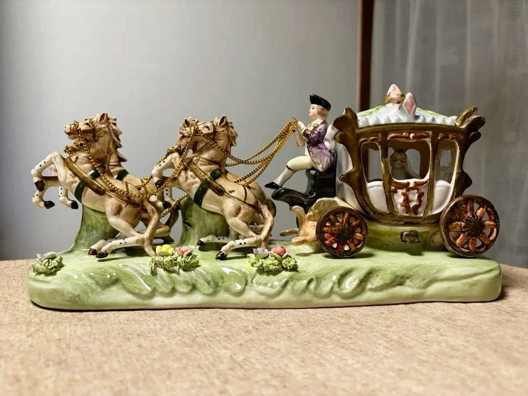 アンティーク陶器人形　馬車　貴婦人　馬陶器 置物 インテリア