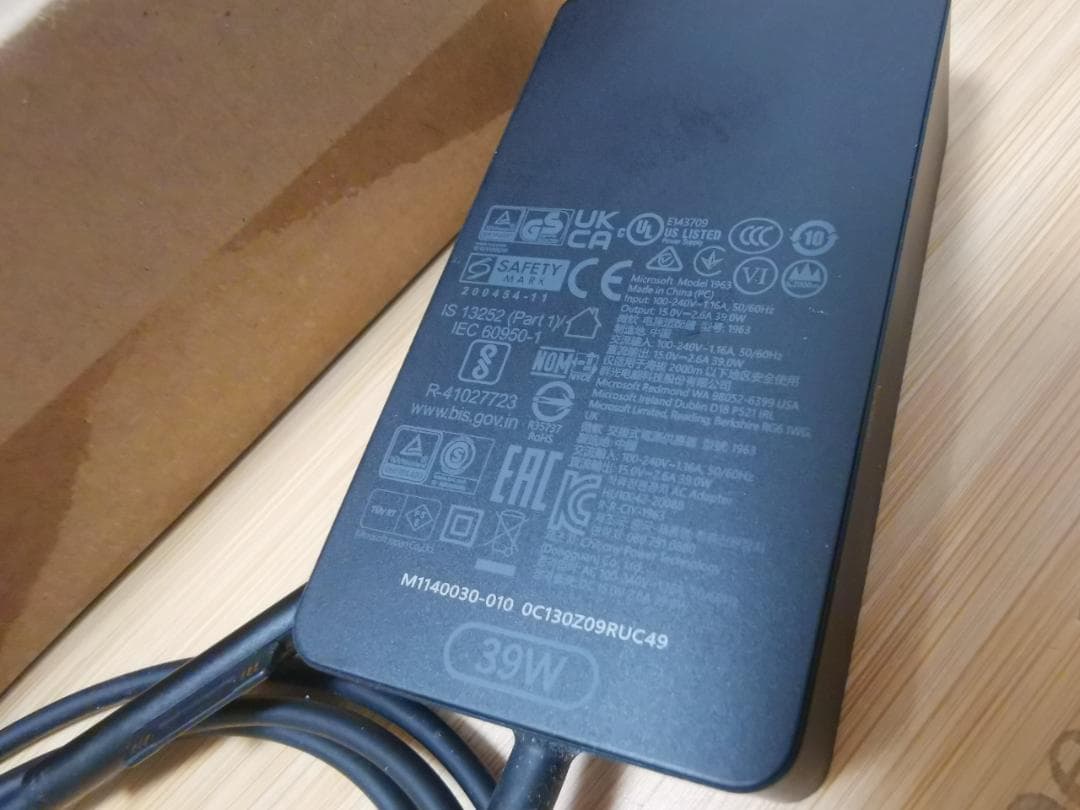 Microsoft Surface Laptop６ ブラック 【ジャンク品扱い】