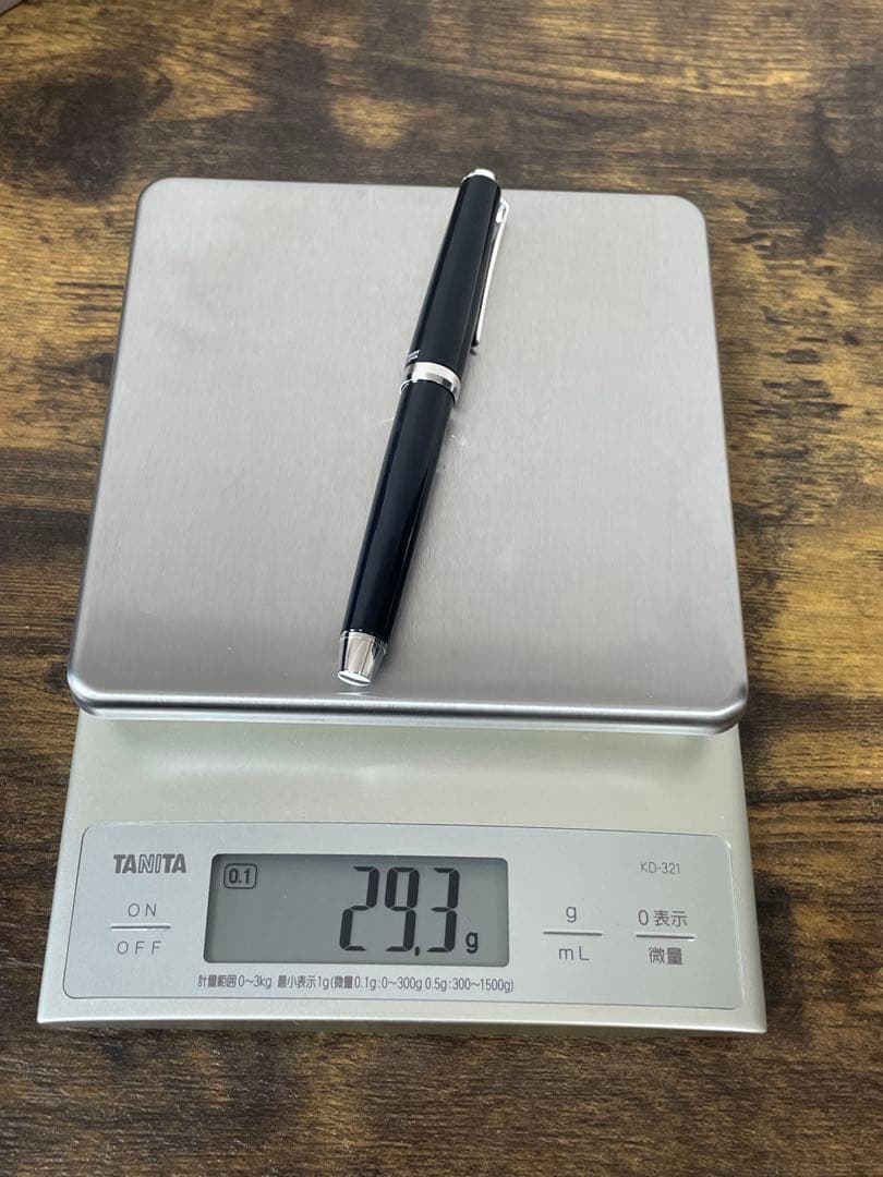 新品未使用　金属軸　エラボー　SFニブ　ブラック　パイロット　万年筆　備品あり