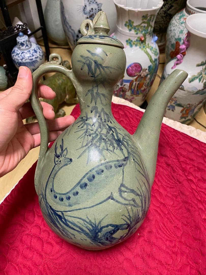 韓国　陶器製水差し 動物と竹の絵柄