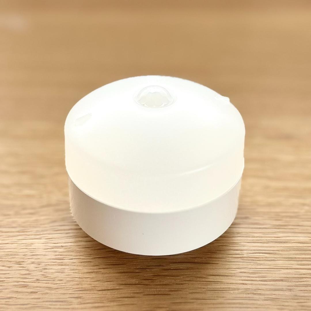 PnasonicLEDフラットランプφ70FreePa電球色　※箱は昼白色と記載