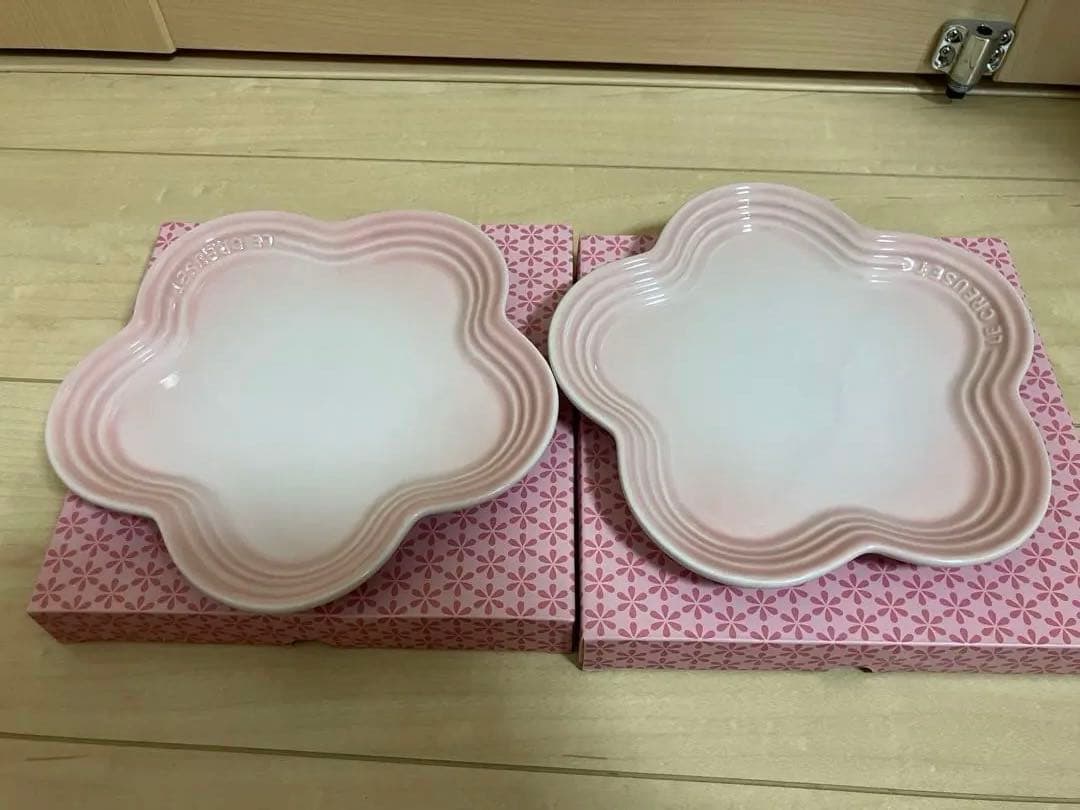 ル・クルーゼ　フラワープレート　23cm コースタルブルー シェルピンク19cm