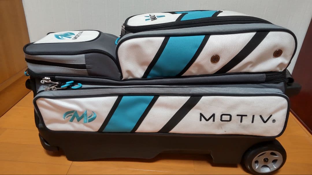 MOTIV VAULT ボウリング用バッグ　3個用　モーティブ