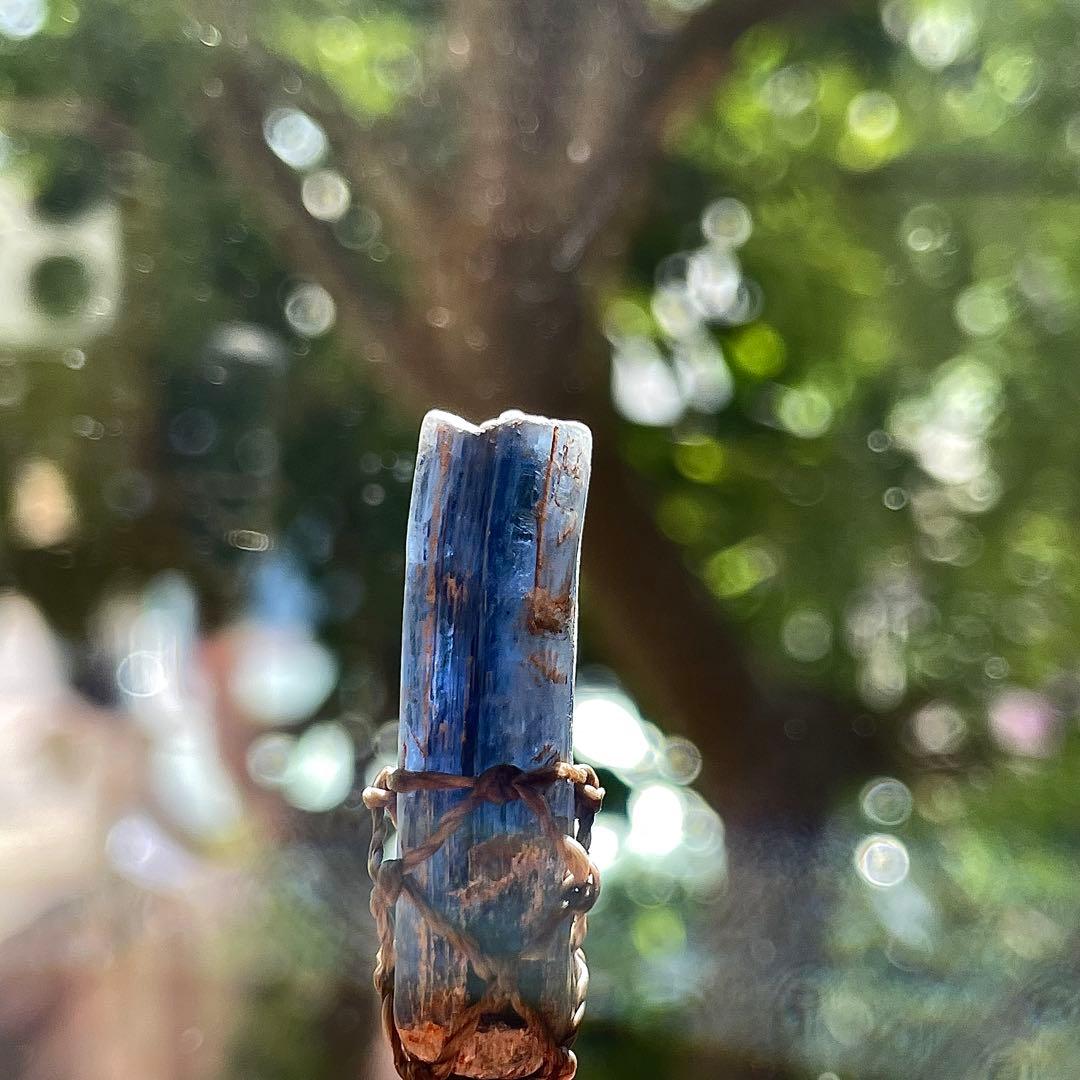 カイヤナイト ネパール産 ＊ ハンドメイド マクラメペンダント ネックレス ⑨