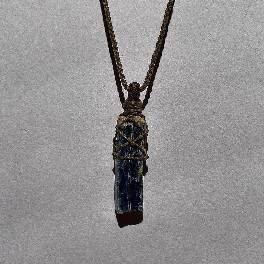 カイヤナイト ネパール産 ＊ ハンドメイド マクラメペンダント ネックレス ⑨