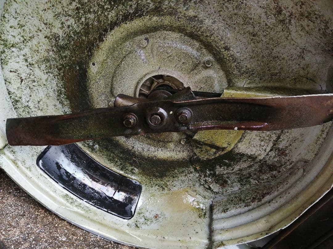 ホンダ芝刈機　HRS536