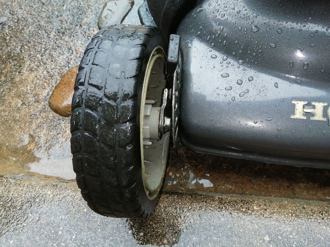 ホンダ芝刈機　HRS536