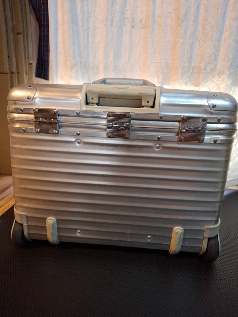 リモワ　トパーズ　パイロット　トロリー　2輪